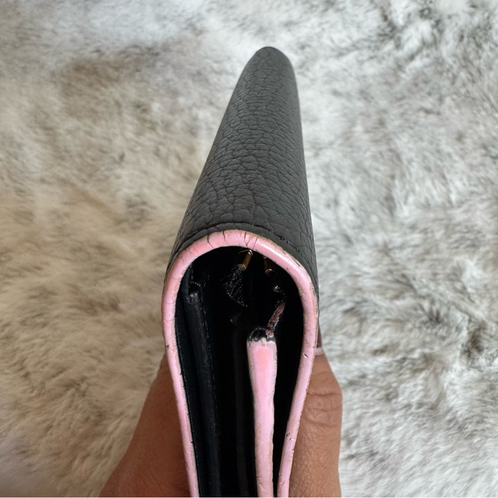 Louis Vuitton Capucines Compact Wallet - Black with Ballerina Pink Edging P0303 - Picture 16 of 17